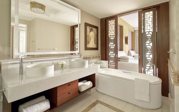 phòng classic tại intercontinental grand ho tram