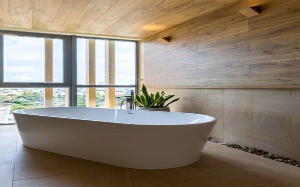 Thiết kế tươi trẻ trong không gian phòng ở tại Khách sạn Fusion Suites Vũng Tàu