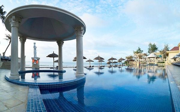 Khách sạn Imperial Vũng Tàu - Hồ bơi đẳng cấp view biển