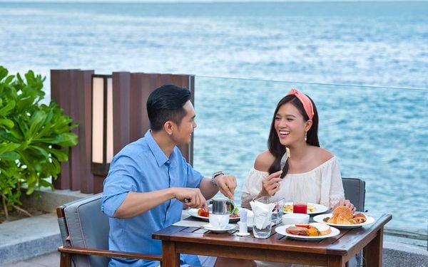 Ăn sáng tại Mercure Vũng Tàu