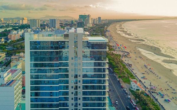 Premier Pearl Vũng Tàu bên bờ biển nhìn từ trên cao