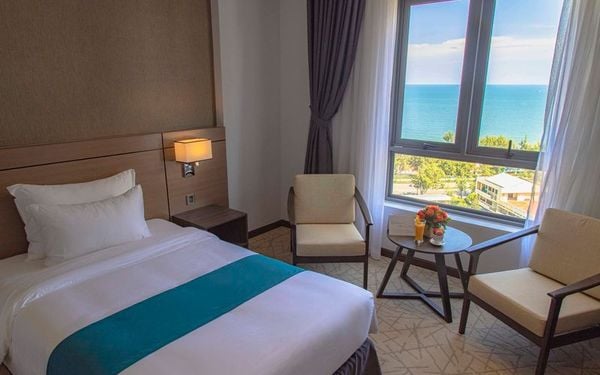 Phòng Deluxe Sea View tại khách sạn The Cap Vũng Tàu