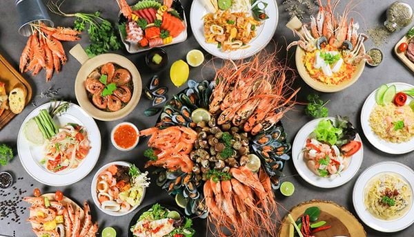 BUFFET tại nhà hàng Baiyoke Sky trong hành trình tour Bangkok - Pattaya 5N4Đ