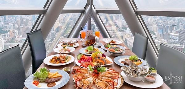 BUFFET tại nhà hàng Baiyoke Sky trong hành trình tour Bangkok - Pattaya 5N4Đ