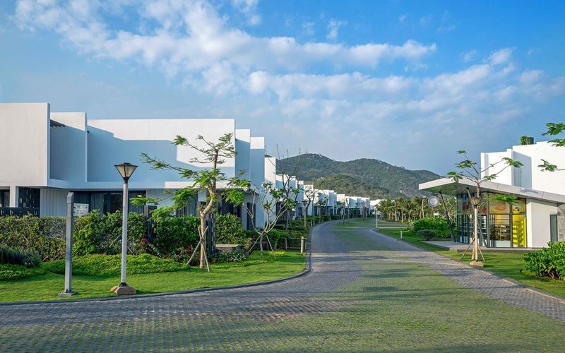 Oceanami Villas & Beach Club Resort Long Hải