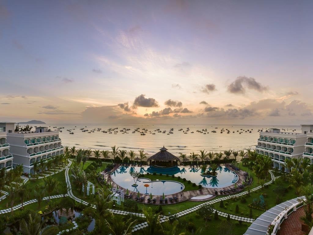 The Sailing Bay Beach Resort Mũi Né