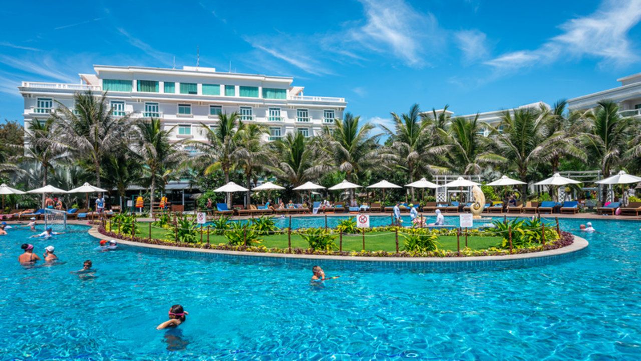 The Sailing Bay Beach Resort Mũi Né