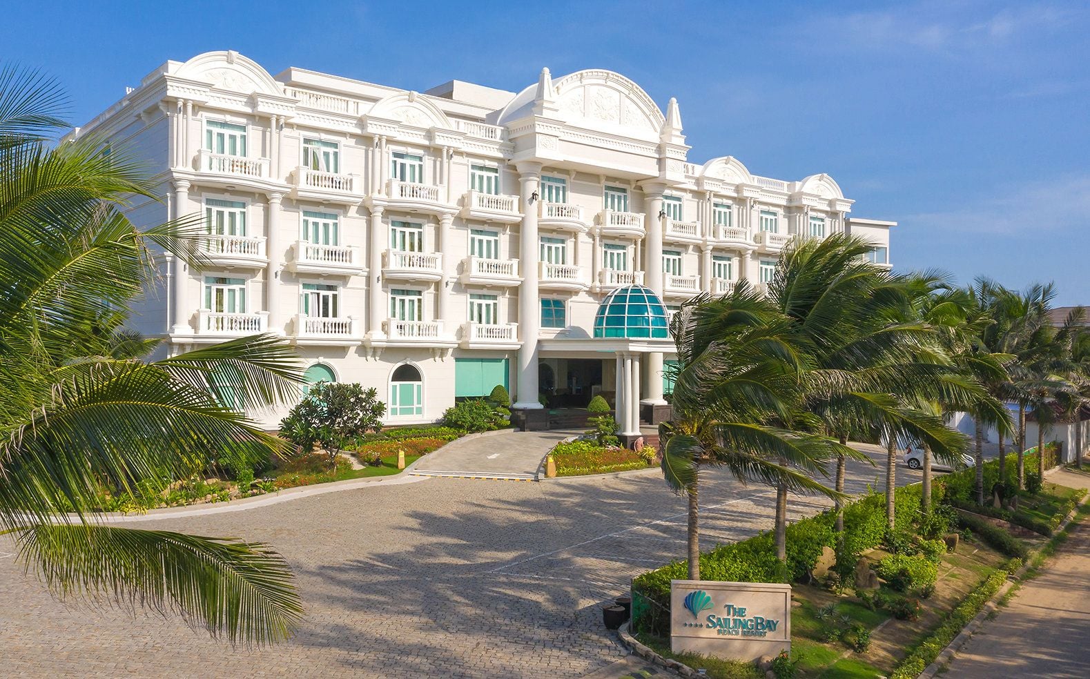 The Sailing Bay Beach Resort Mũi Né