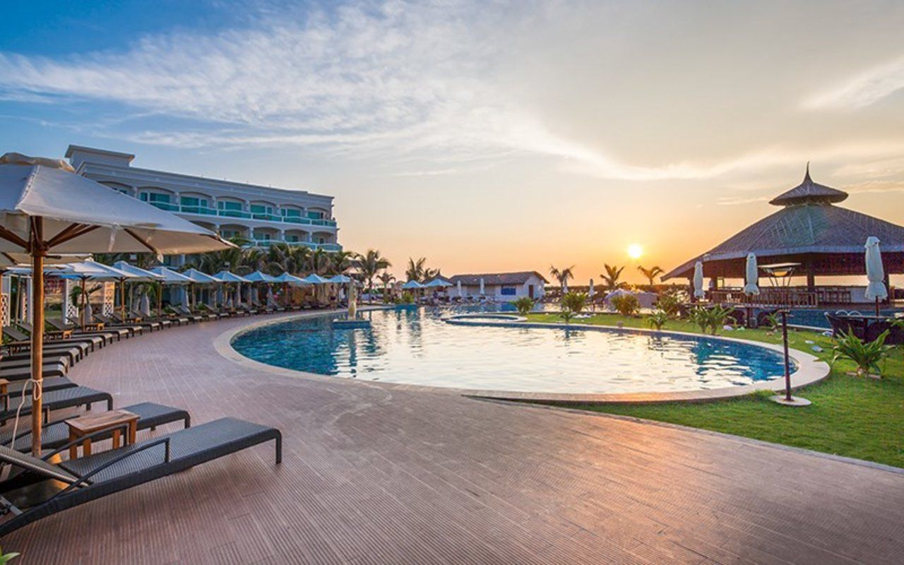The Sailing Bay Beach Resort Mũi Né