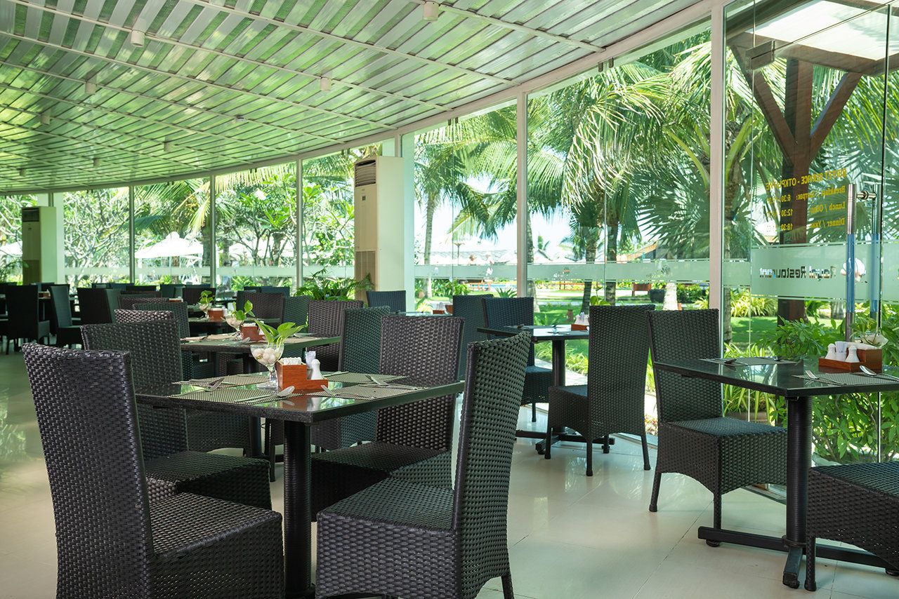 The Sailing Bay Beach Resort Mũi Né