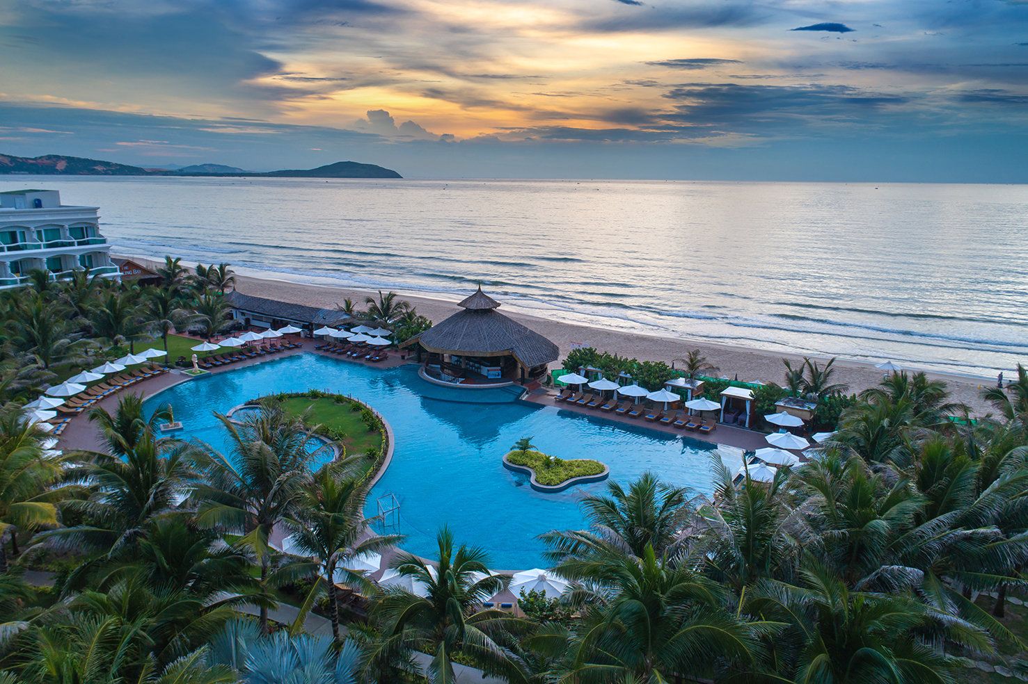 The Sailing Bay Beach Resort Mũi Né