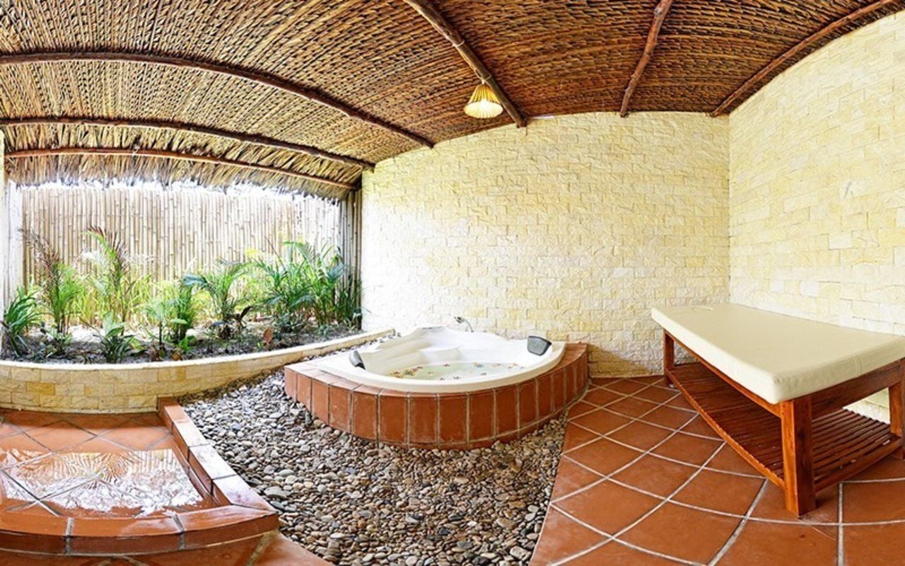 The Sailing Bay Beach Resort Mũi Né