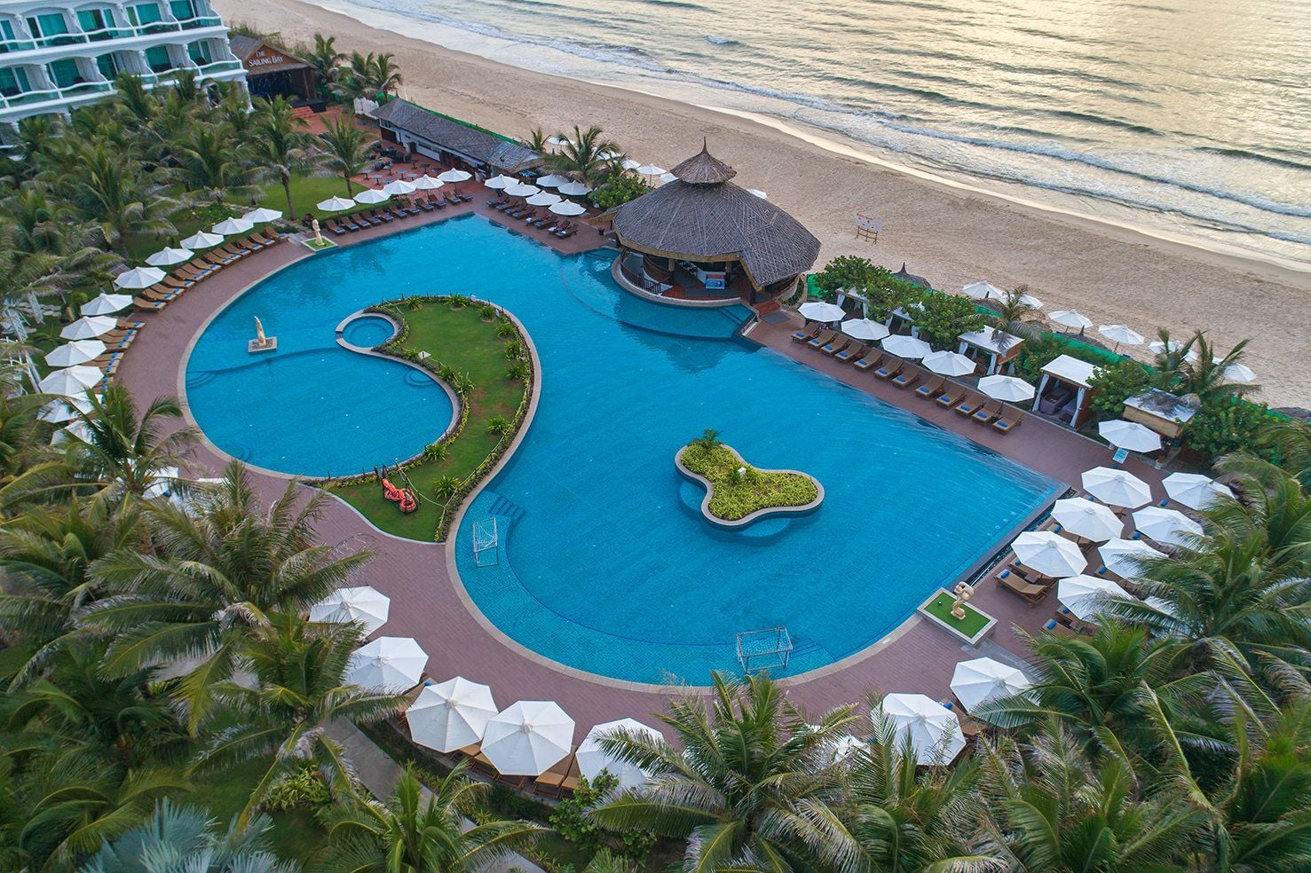 The Sailing Bay Beach Resort Mũi Né