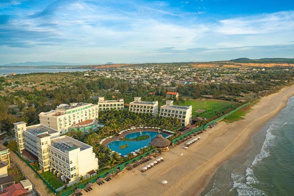 The Sailing Bay Beach Resort Mũi Né