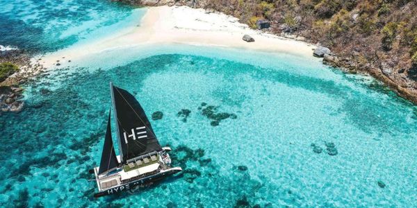 trải nghiệm du thuyền Catamaran trong hành trình tour&nbsp;Phuket - Vịnh Phang Nga 4N3Đ tại Thái Lan