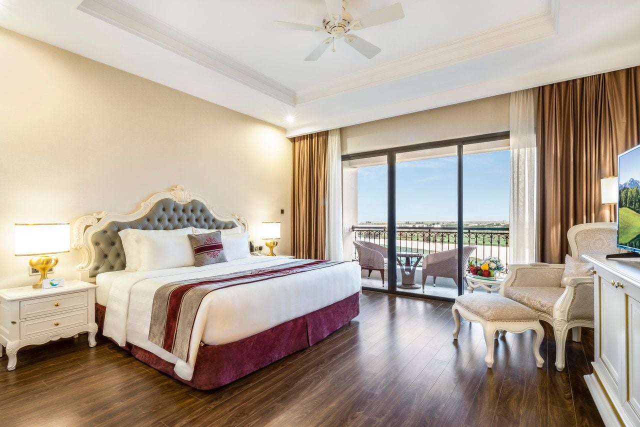 Melia Vinpearl Cua Hoi Beach Resort