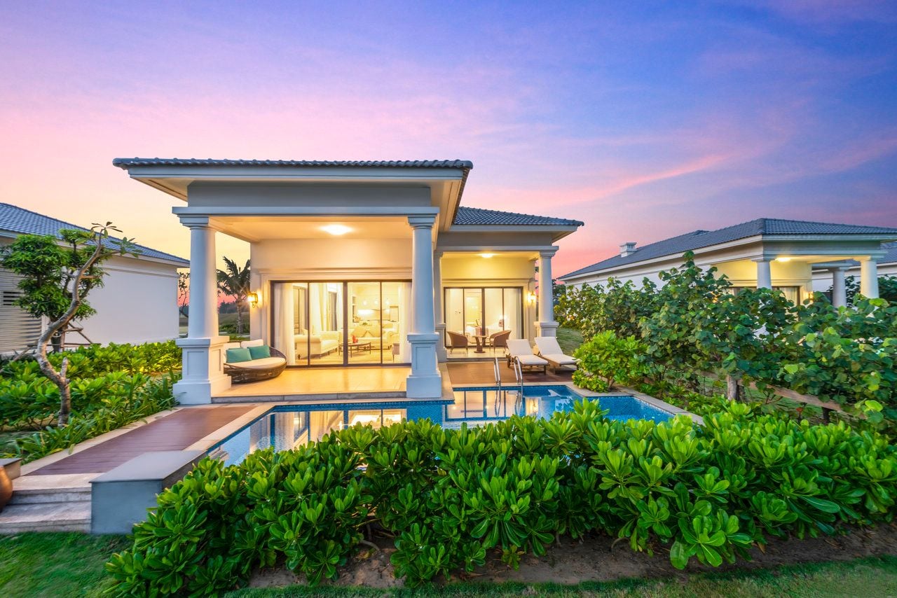 Melia Vinpearl Cua Hoi Beach Resort