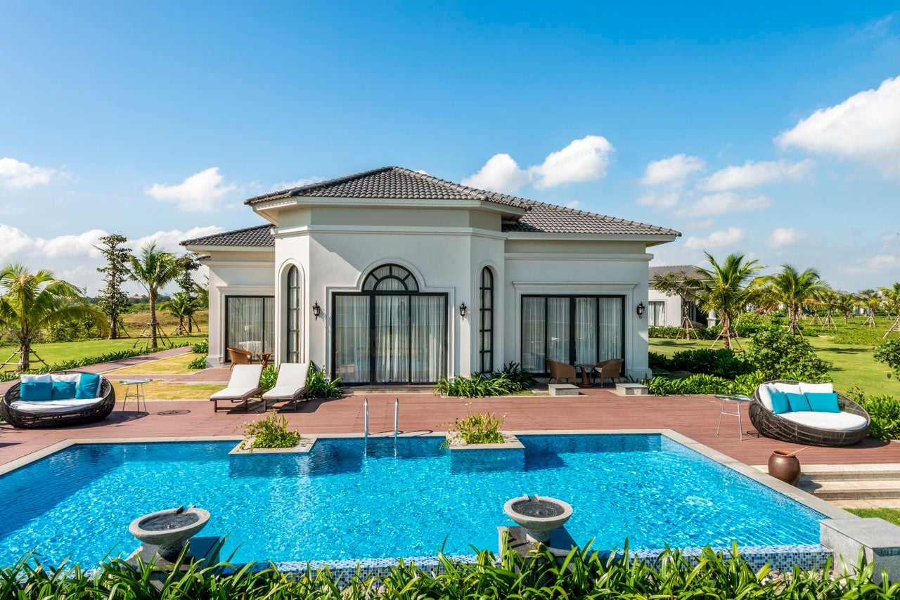Melia Vinpearl Cua Hoi Beach Resort