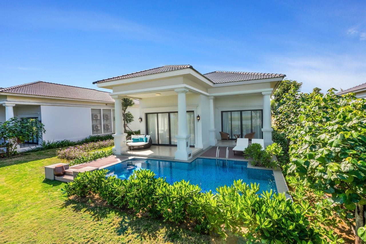 Melia Vinpearl Cua Hoi Beach Resort