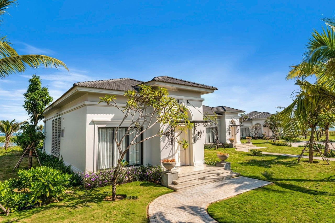Melia Vinpearl Cua Hoi Beach Resort