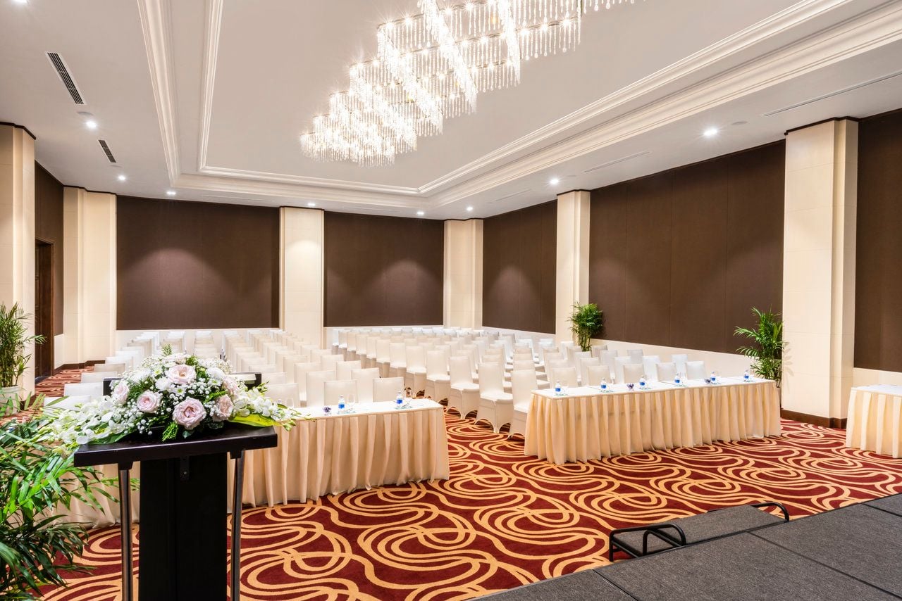 Melia Vinpearl Cua Hoi Beach Resort