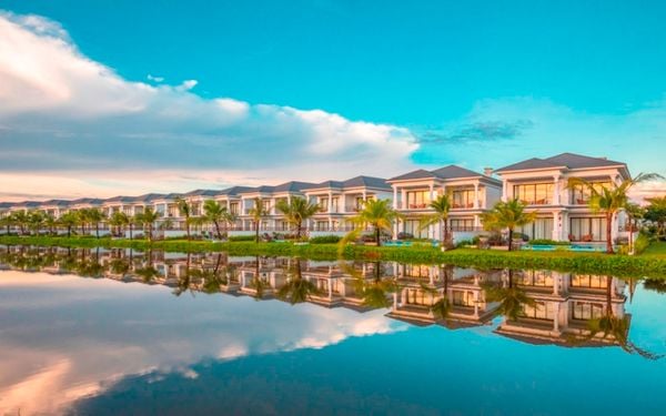 Hồ bơi tại Melia Vinpearl Discovery Greenhill Phú Quốc