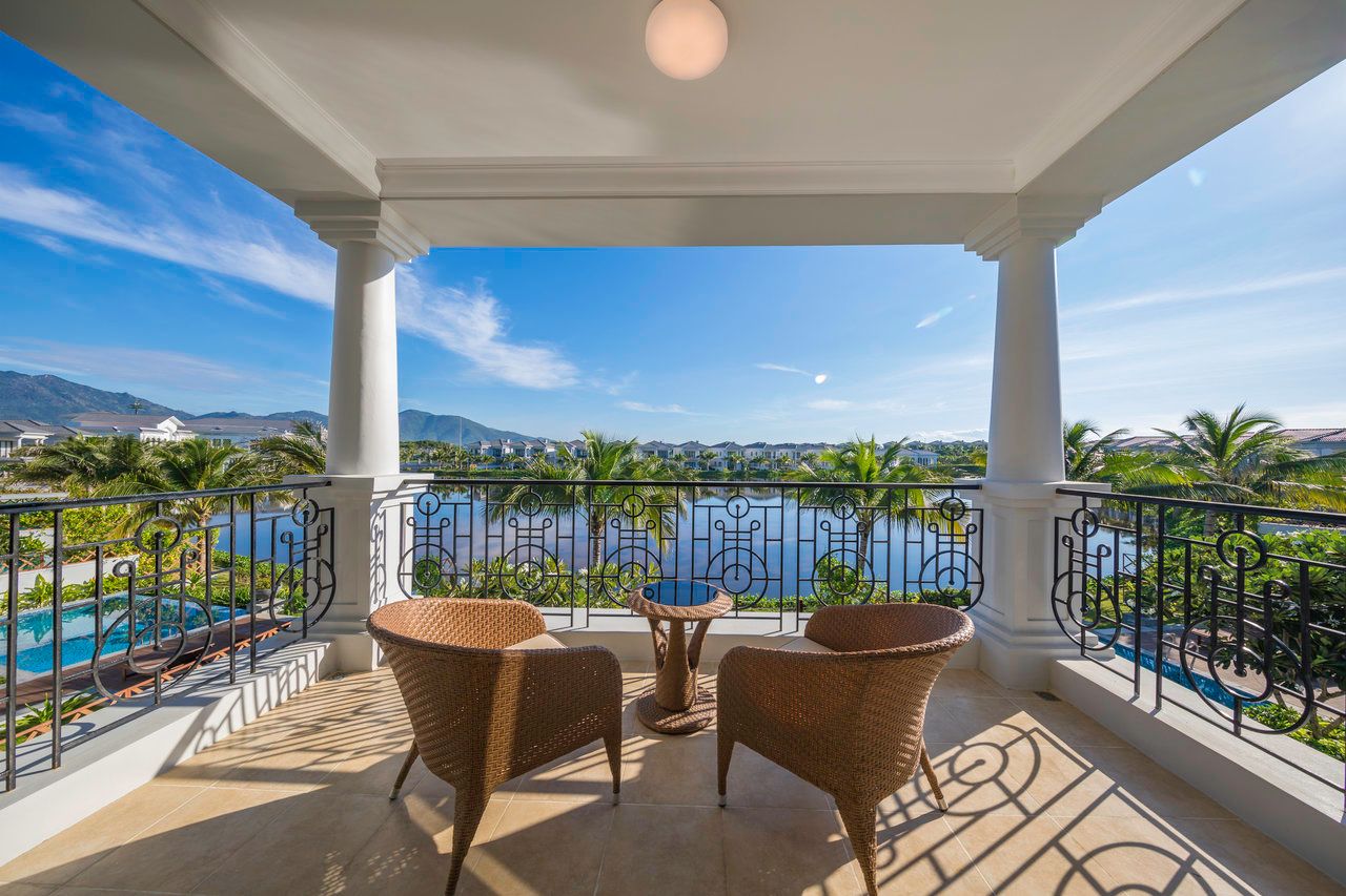 Melia Vinpearl Cam Ranh Beach Resort