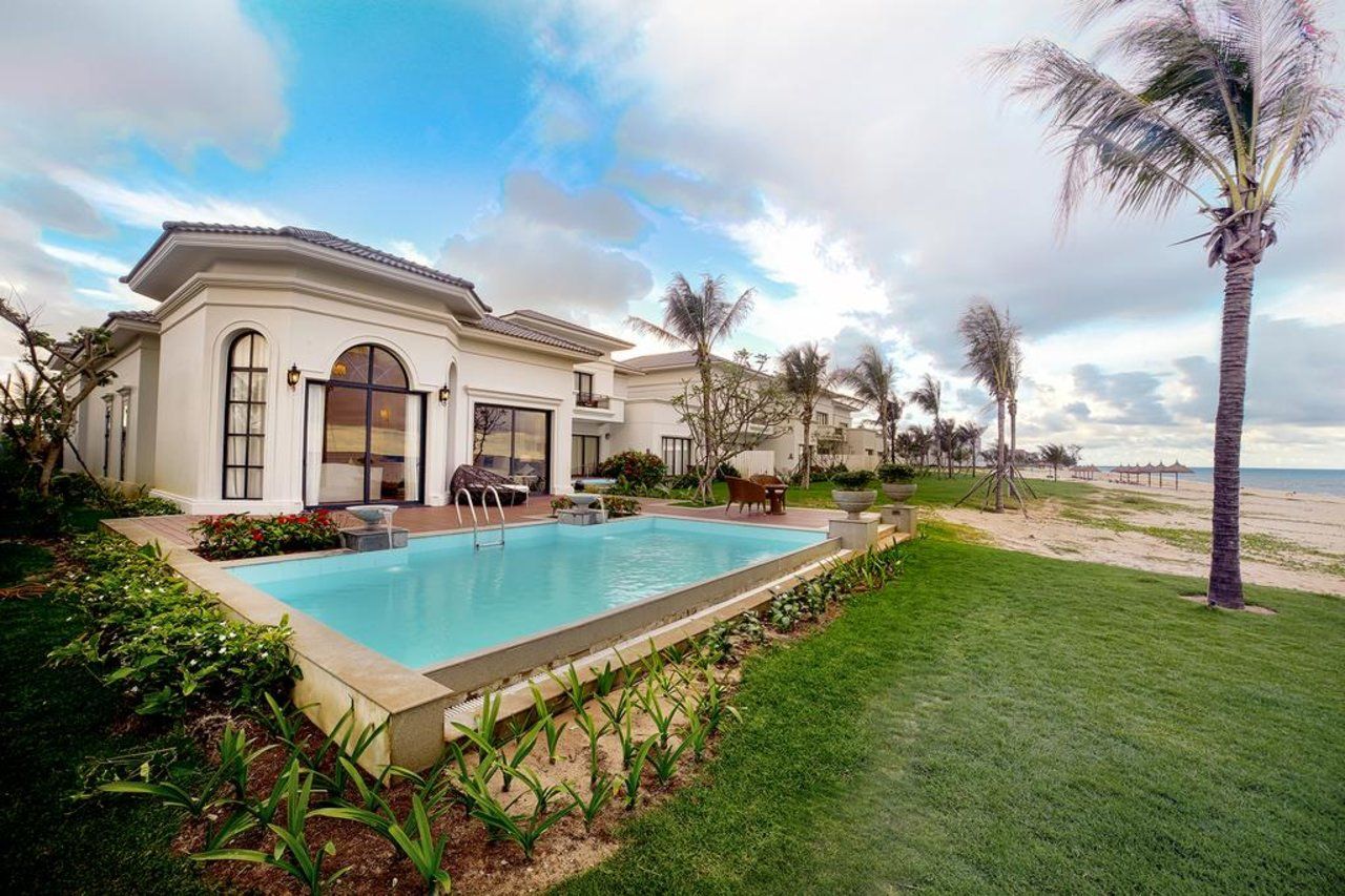 Melia Vinpearl Cam Ranh Beach Resort