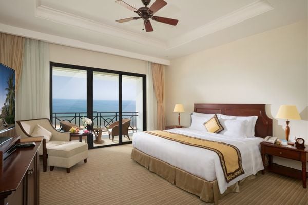 Vinpearl Phú Quốc Resort & Spa với biển xanh cát trắng