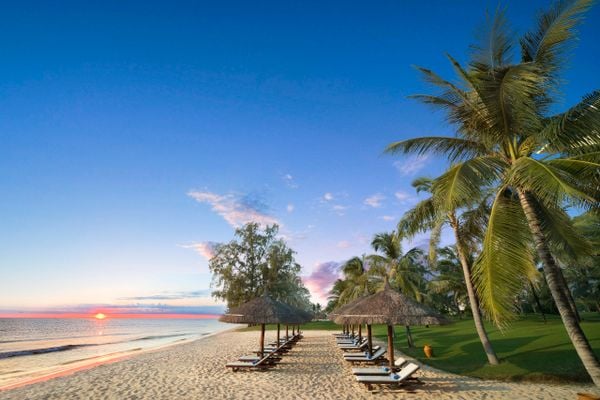 Vinpearl Phú Quốc Resort & Spa với biển xanh cát trắng