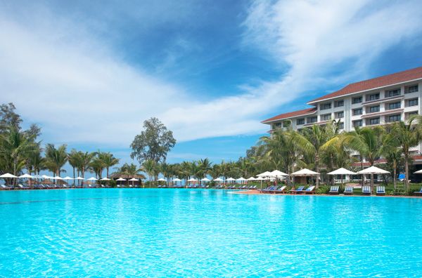 Hồ bơi tại Vinpearl Resort & Spa Phú Quốc