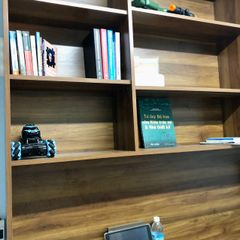 Bàn học kết hợp kệ sách, mặt bàn treo, kết hợp hộc kéo