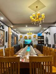 Hoàn thành hệ tủ rượu showroom rượu Anh Vũ - Mỹ Ca- Cam Nghĩa - Cam Ranh