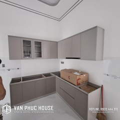 THI CÔNG - BÀN GIAO NỘI THẤT BẾP - VÁCH LAM KẾT HỢP TỦ TIVI - ANH TRÍ - X. CAM THÀNH NAM - TP. CAM RANH