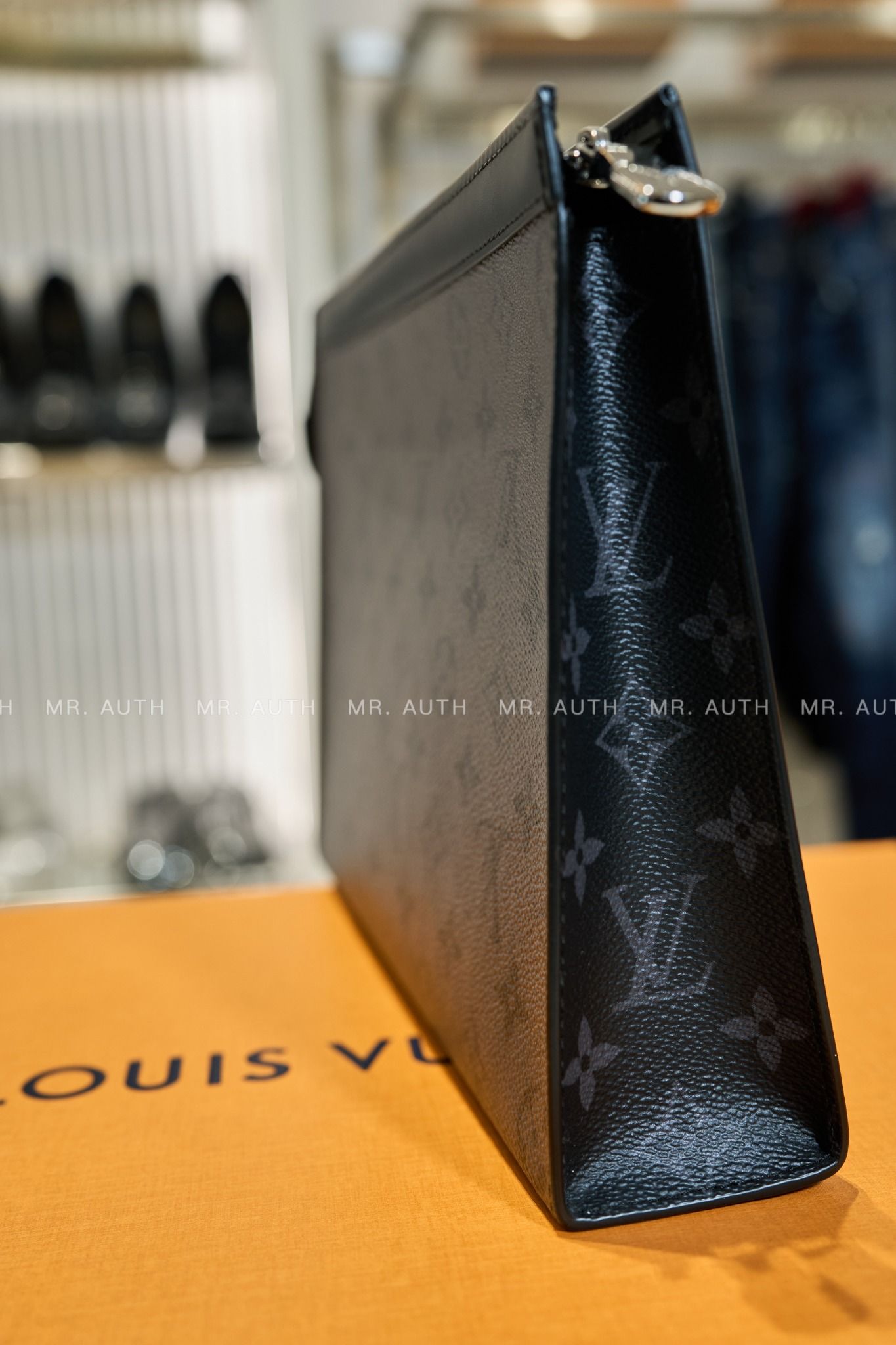 Louis Vuitton Pochette Voyage MM.