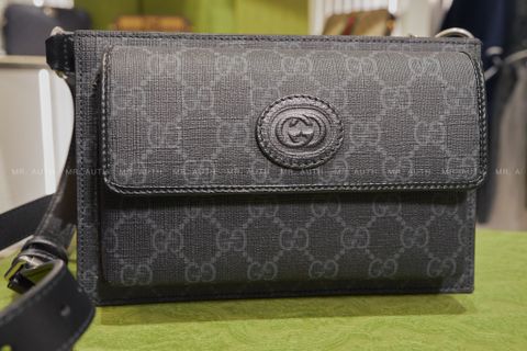  Gucci Supreme Small Crossbody Bag. 