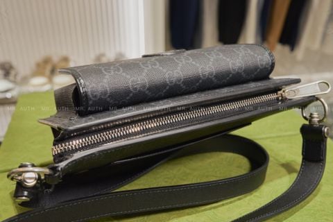  Gucci Supreme Small Crossbody Bag. 