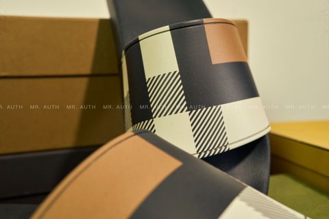  Burberry Furley Checked Slides 