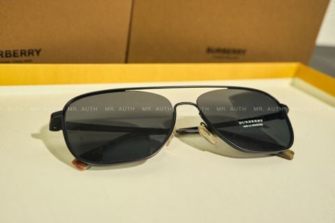  Buberry Sunglasses. 