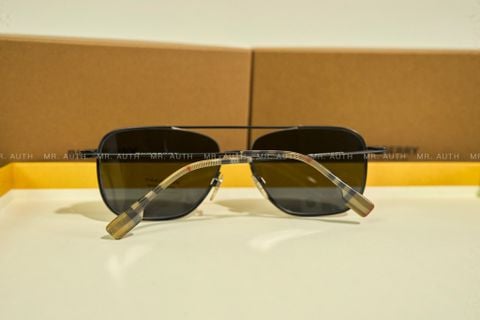  Buberry Sunglasses. 