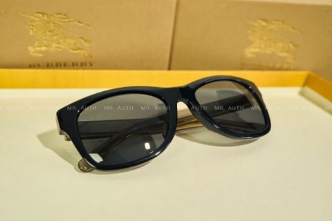  Buberry Sunglasses. 
