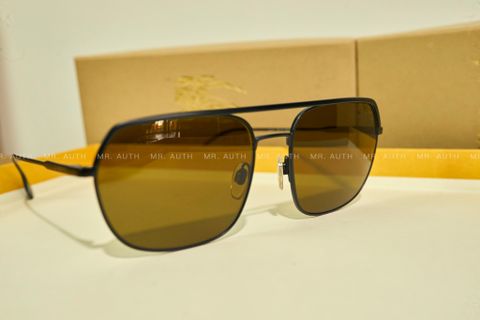  Buberry Sunglasses. 