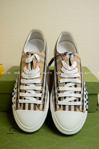  Burberry Check Cotton Sneakers. 