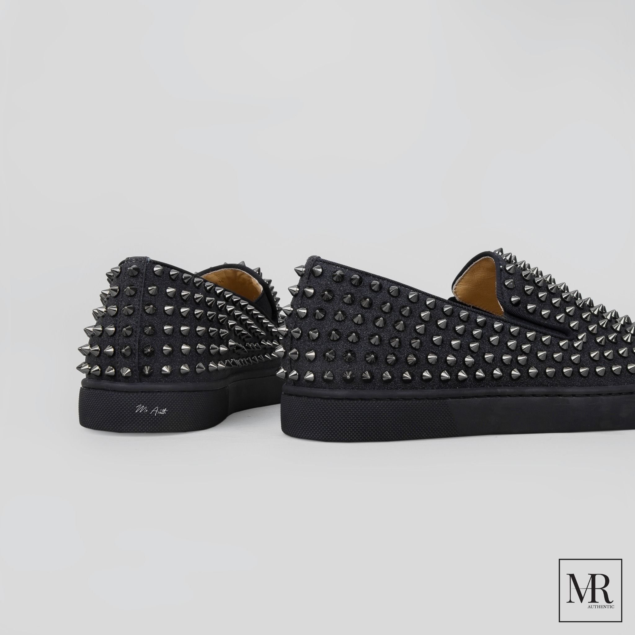 Giày Christian Louboutin Roller-Boat Slipon.