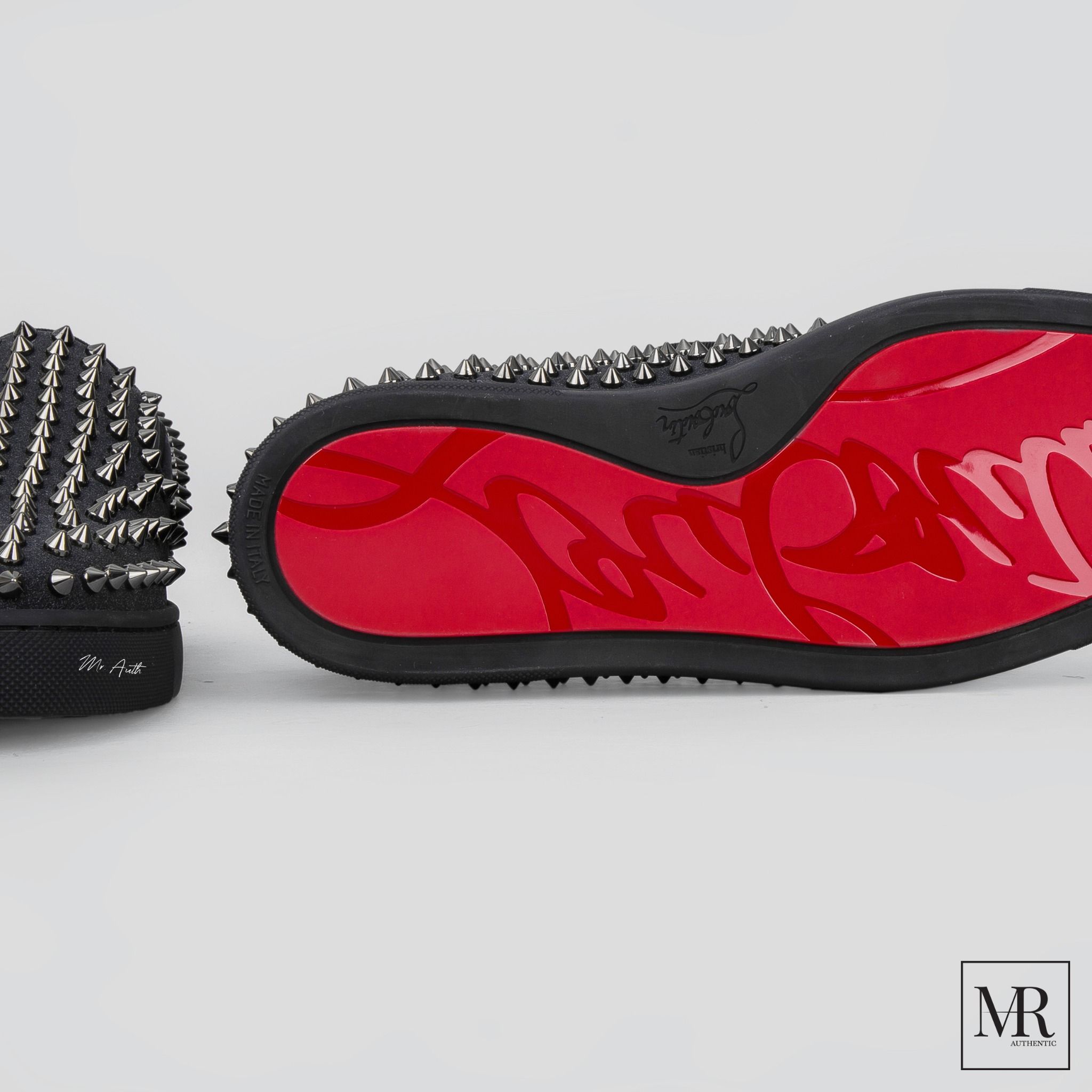 Giày Christian Louboutin Roller-Boat Slipon.