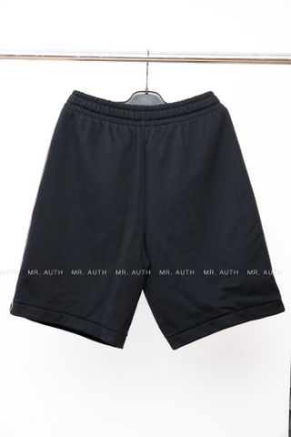  Quần Burberry Regal Shorts. 