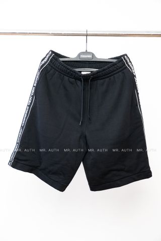  Quần Burberry Regal Shorts. 