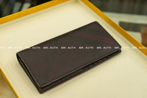  Burberry Checked Long Wallet 
