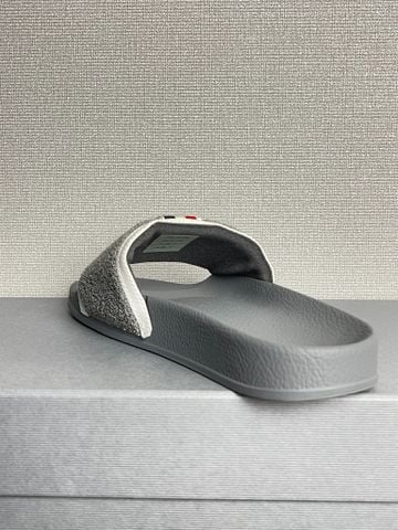  Dép Thom Browne Terry Cloth Rubber Slide Sandals. 