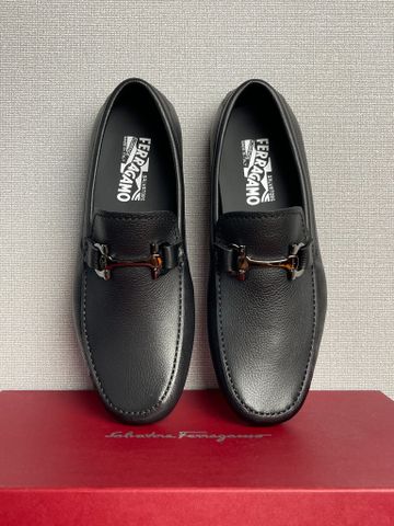  Giày Salvatore Ferragamo Driver With Gancini Ornament. 